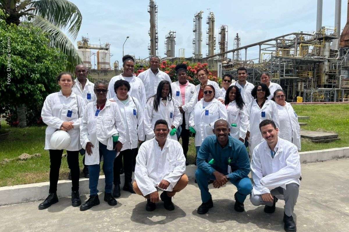 Lideranças de Candeias visitam unidade da Braskem no Polo Industrial de Camaçari para conhecer processos produtivos e protocolos de segurança