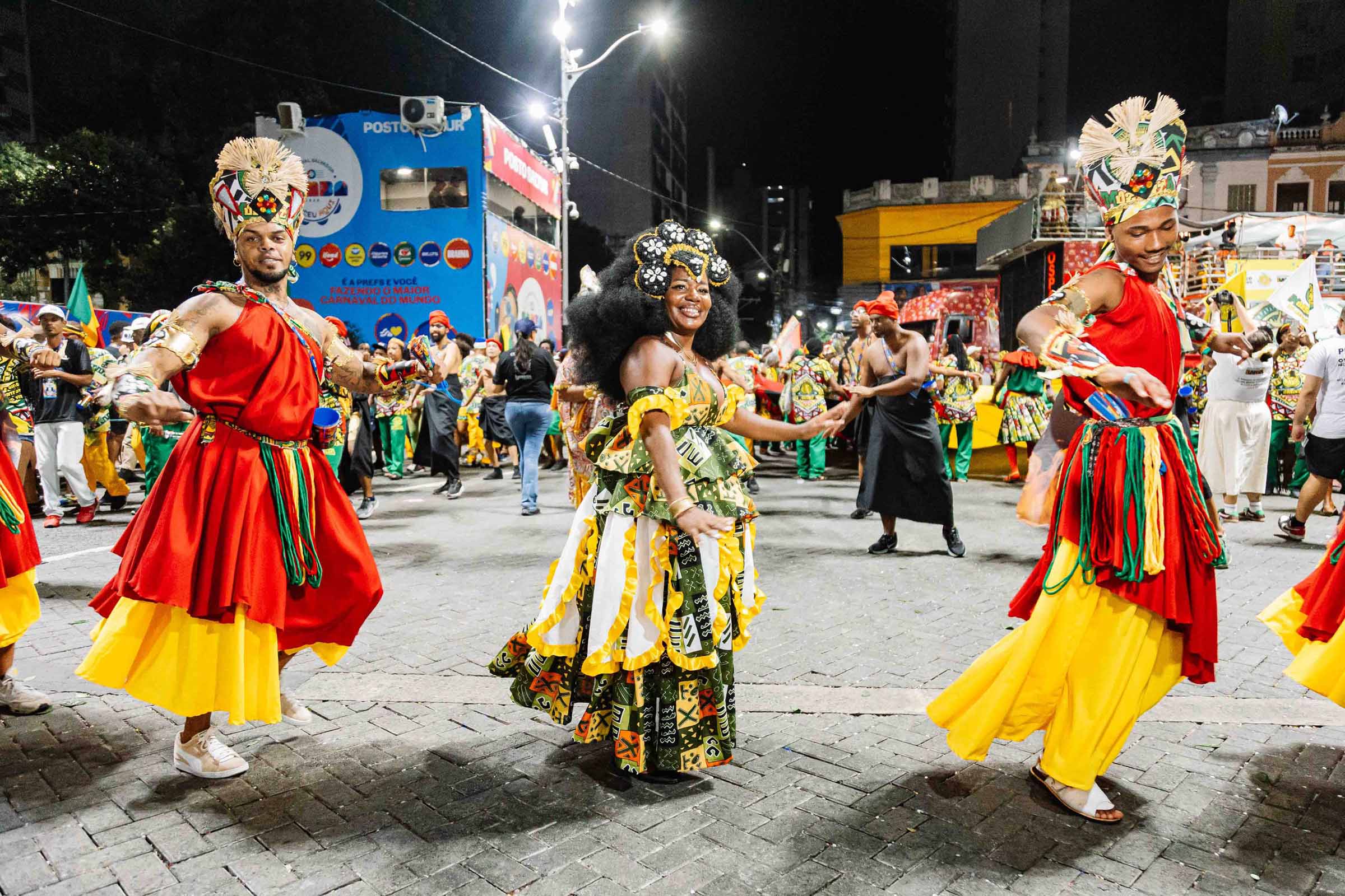 Muzenza homenageia protagonismo negro no futebol e leva tema da ginga às ruas no Carnaval 2026 de Salvador