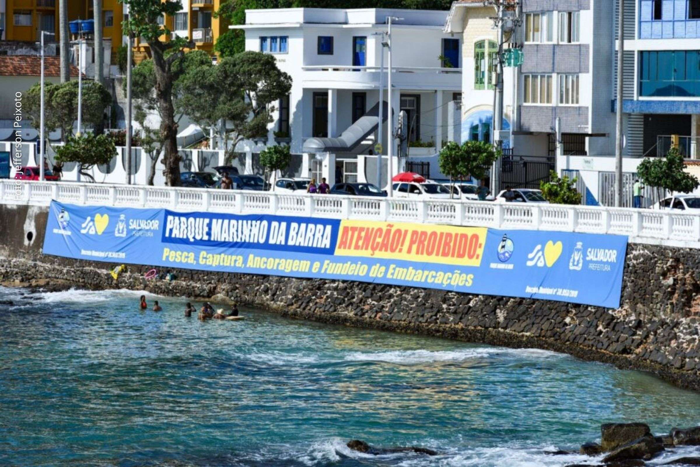 Prefeitura de Salvador intensifica monitoramento, revisa regras e amplia sinalização para preservar ecossistema e sítios arqueológicos submersos.