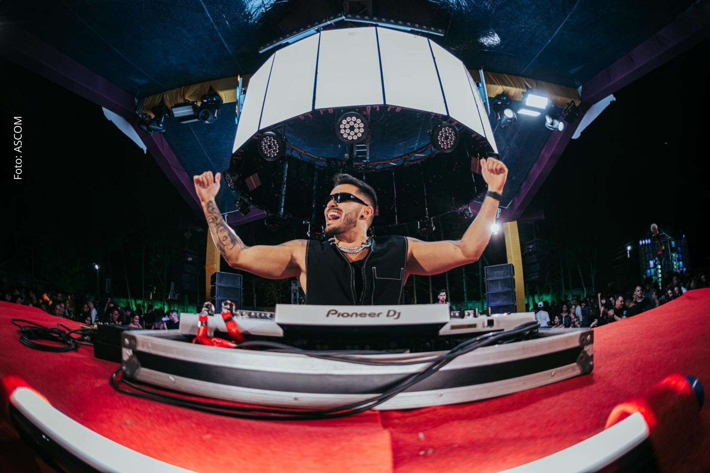 DJ Pedro Chamusca estreia no Carnaval de São Paulo abrindo show de Ivete Sangalo