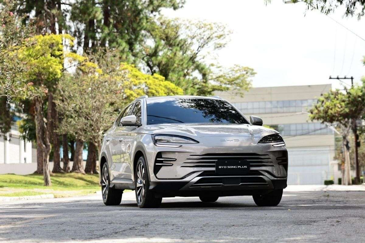 BYD Song Plus 2027 chega ao Brasil com motor 1.5 turbo, bateria ampliada e autonomia de até 1.150 km