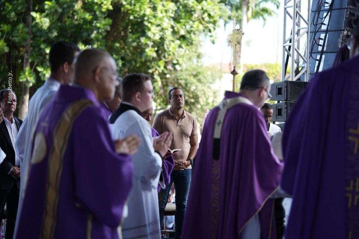 Caminhada Penitencial 2026 reúne milhares de fiéis em Salvador durante a Quaresma e coincide com o Dia Internacional da Mulher