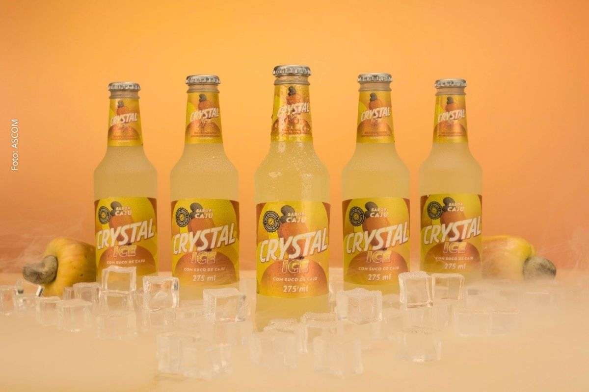 Crystal Ice lança bebida inédita sabor caju, feita com suco da fruta do Nordeste