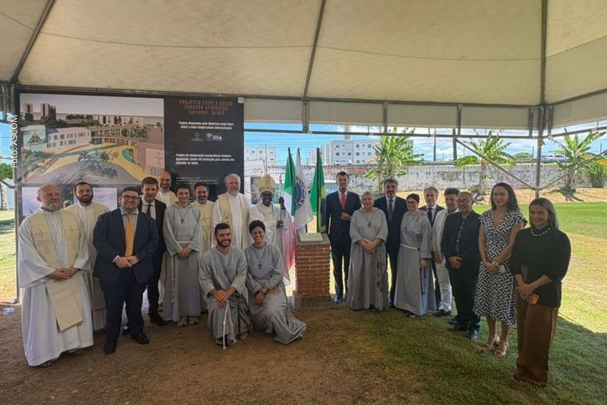 Embaixador da Itália lança pedra fundamental de escola em Salvador com investimento internacional e previsão para 500 alunos