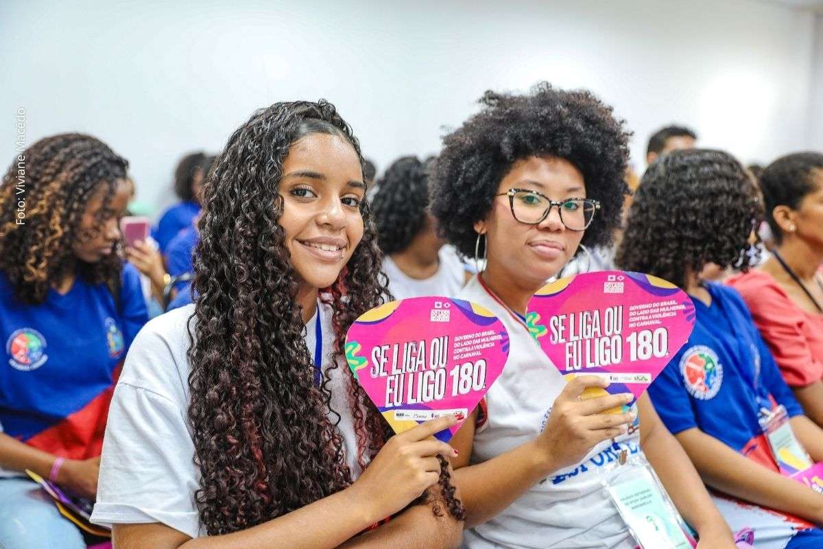 Encontro em Salvador reúne estudantes e fortalece políticas de enfrentamento à violência de gênero na Bahia