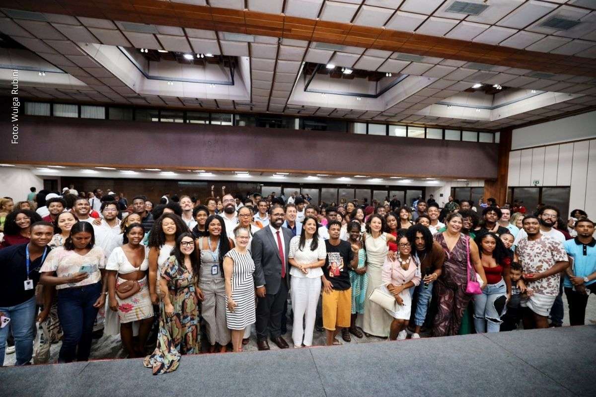 Aula inaugural reuniu 250 participantes e marca início da qualificação profissional em bairros de vulnerabilidade social.