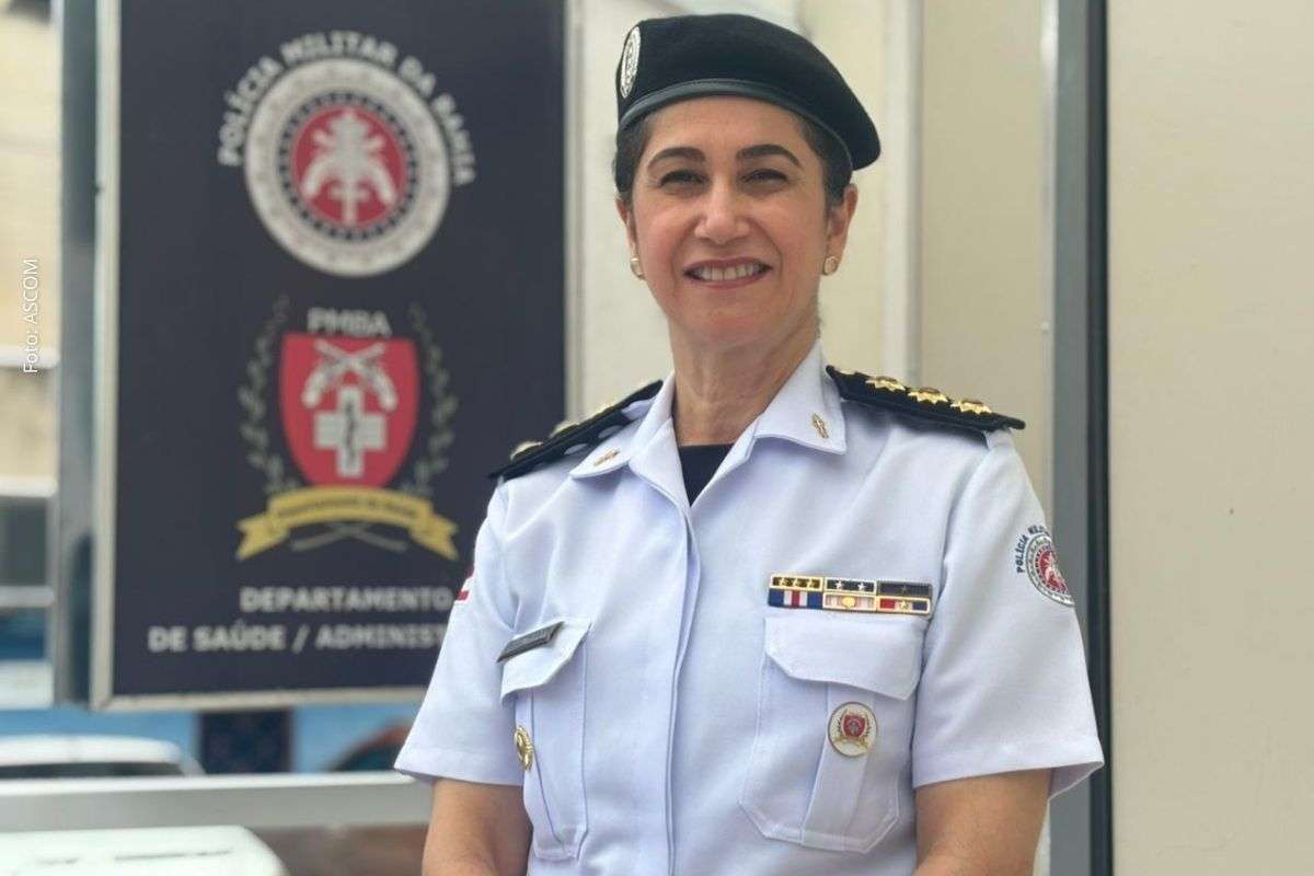 Trajetória de Ivana Teixeira Andrade na Polícia Militar da Bahia inclui atuação na área de saúde bucal e liderança no Quadro de Oficiais de Saúde.