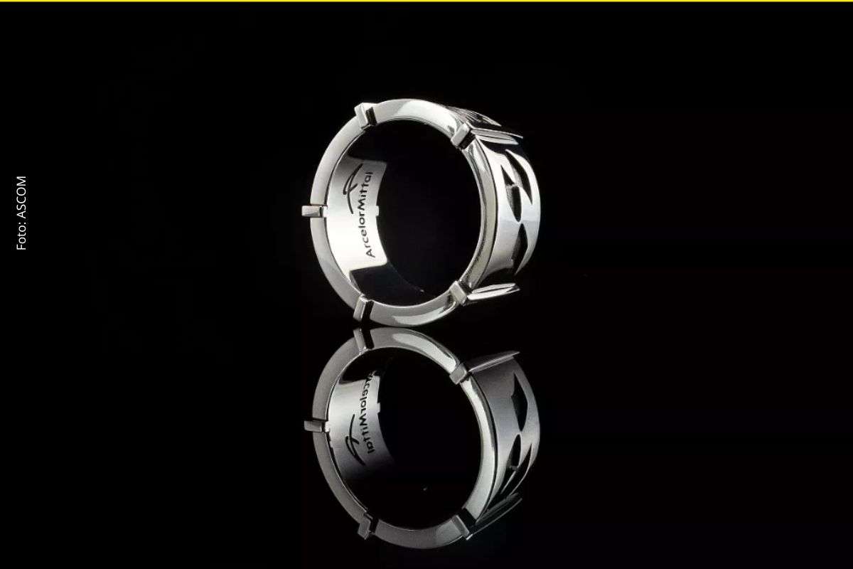 ArcelorMittal entrega Anel do Campeão da Stock Car 2025 a Felipe Fraga em cerimônia no Autódromo de Interlagos