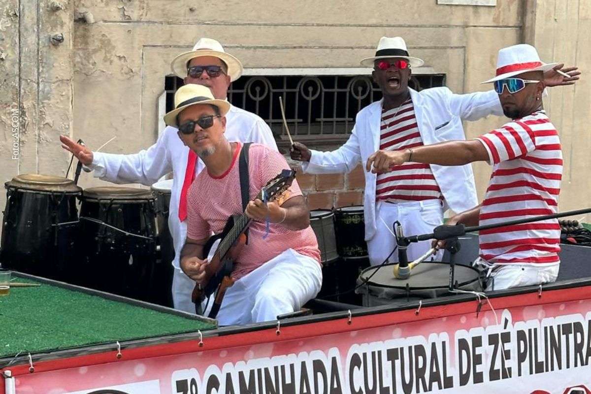 Evento integra manifestações religiosas, cortejo cultural e programação musical gratuita na capital baiana.