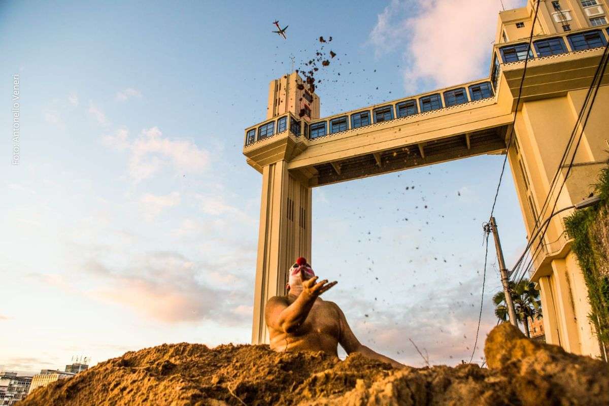 Mostra reúne 25 fotografias e integra programação cultural gratuita no Centro Antigo.