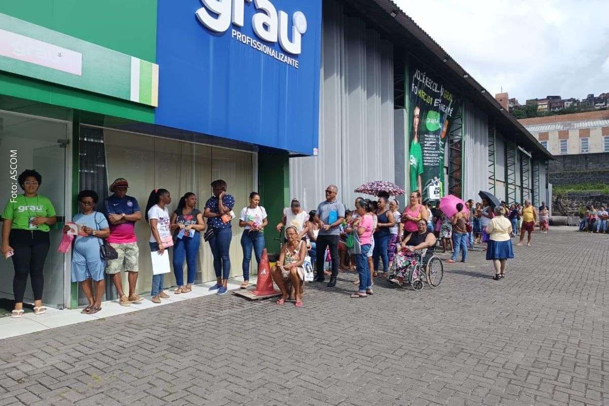 Ação do Grau Educacional acontece em múltiplas unidades e inclui oportunidades em CLT, estágio e Jovem Aprendiz na capital baiana.