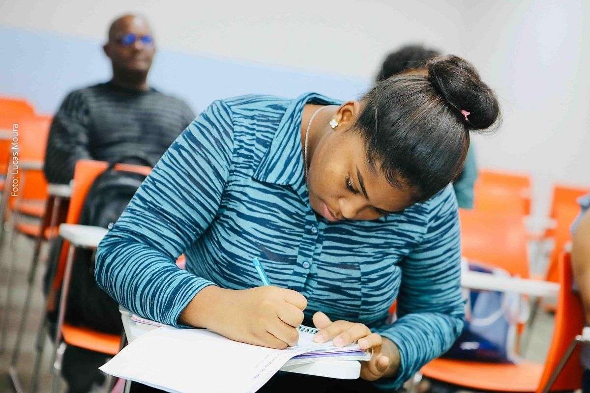 Prefeitura de Salvador abre inscrições para curso gratuito de eletrônica veicular com vagas ligadas à BYD