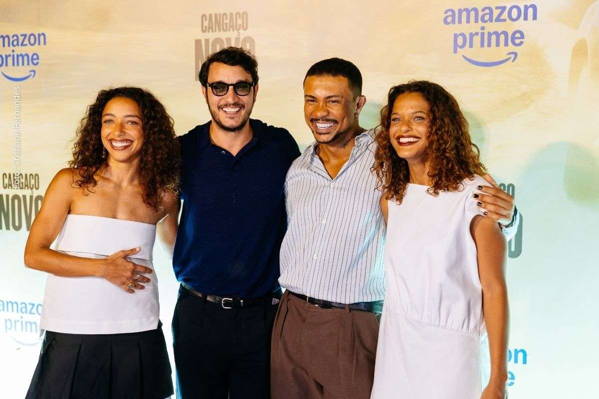 Evento ao ar livre exibiu dois episódios inéditos e reuniu cerca de 3 mil pessoas na “Roliúde Nordestina”.