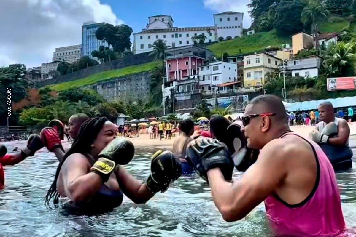 Evento integra canoagem havaiana e treino de boxe em experiência esportiva ao ar livre no Centro Histórico.