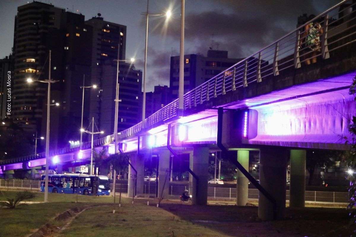DSIP ilumina monumentos de Salvador em maio de 2026 com cores de campanhas sociais e de saúde; Confira o calendário completo