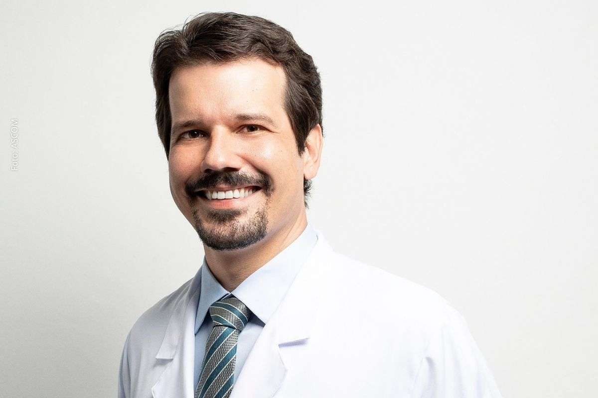 Anvisa aprova foslevodopa no Brasil e amplia opções de tratamento para pacientes com Parkinson avançado