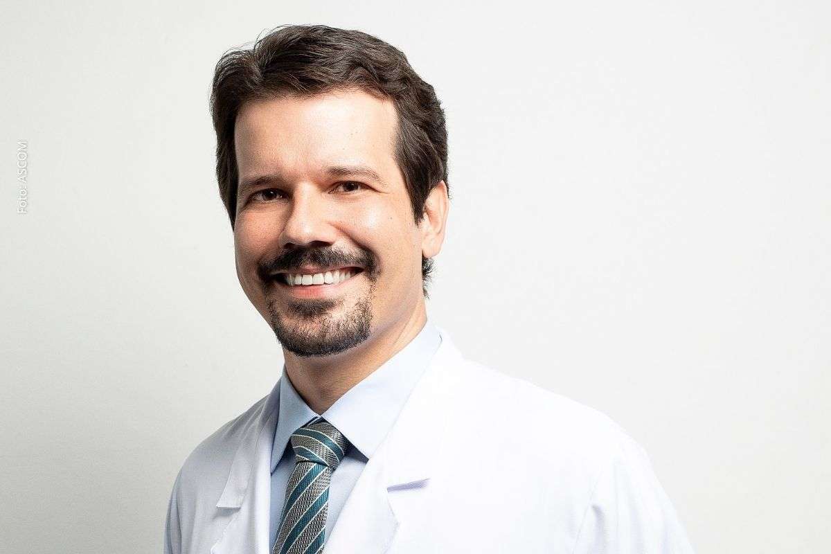 Especialistas apontam que avanço legal reconhece a condição, porém acesso a diagnóstico, avaliação funcional e tratamento multidisciplinar segue como principal obstáculo no cuidado da fibromialgia.