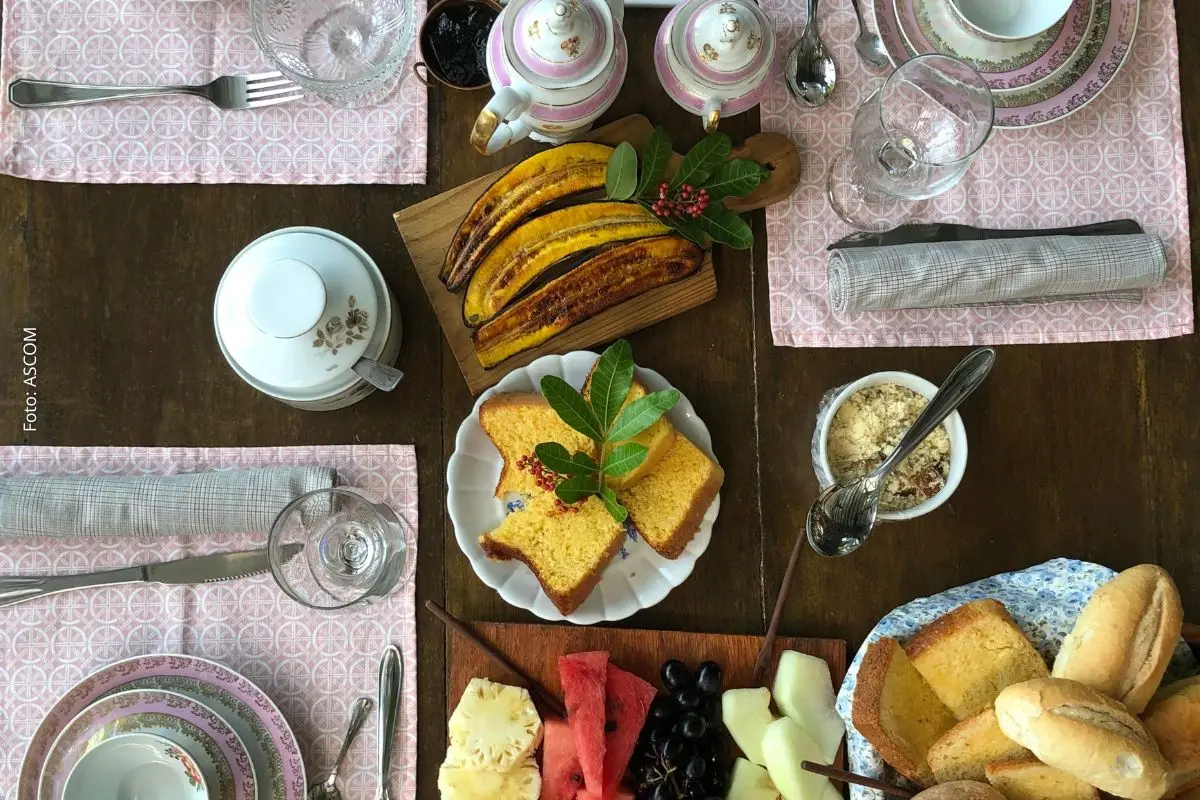 Programação inclui brunch, feijoada, café da manhã especial e opções com identidade da culinária baiana.