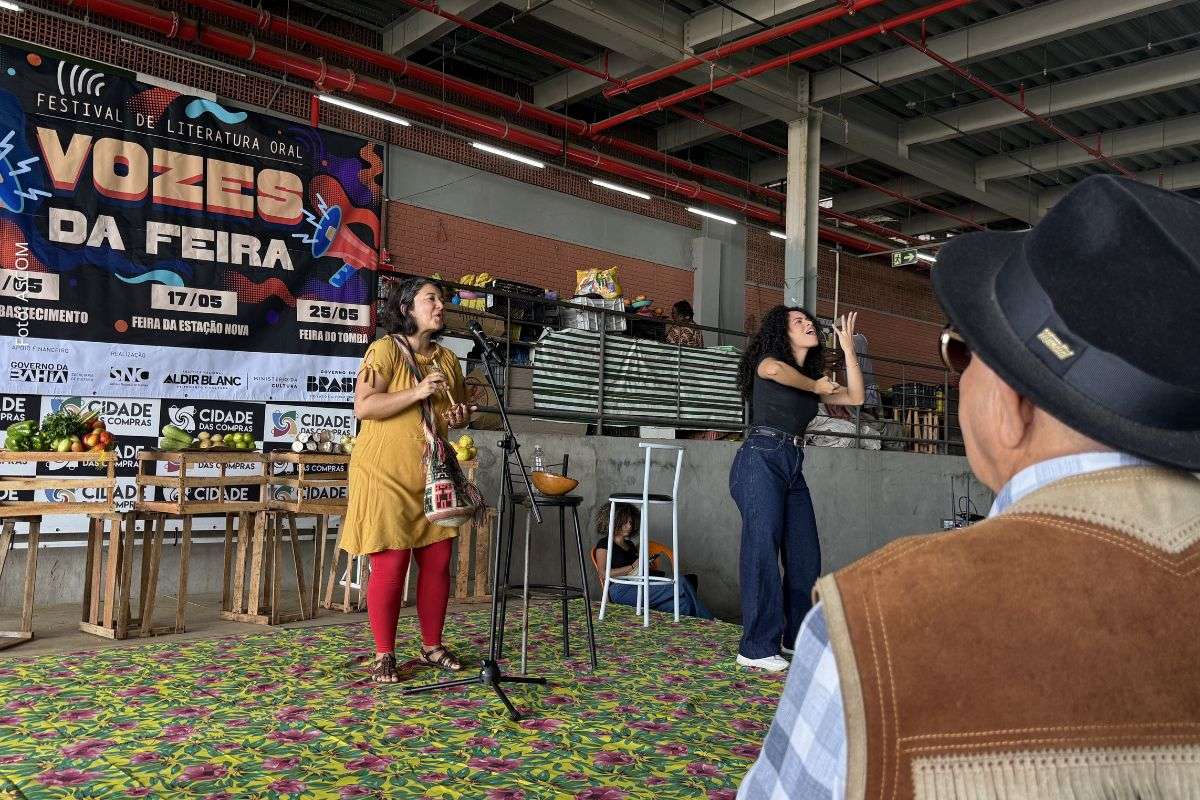 Projeto Vozes da Feira leva poesia, música e literatura oral ao Centro de Abastecimento de Feira de Santana