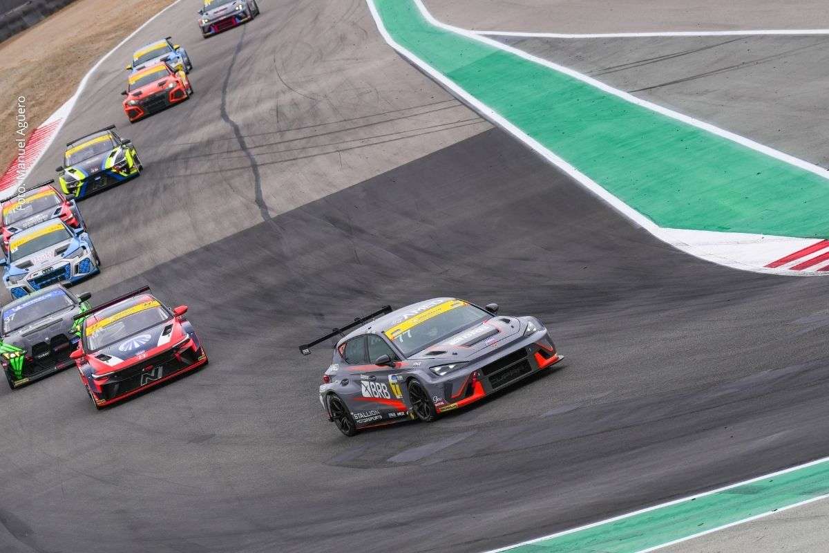 Piloto brasileiro disputa etapa de longa duração com a Stallion Motorsports e mira primeiro pódio da temporada na categoria TCR.