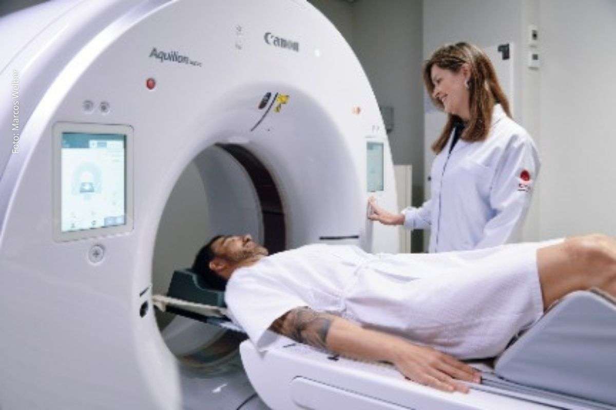 Tomografia computadorizada permite identificar alterações causadas pelo cigarro antes do surgimento de sintomas e amplia as chances de tratamento em casos como câncer de pulmão.