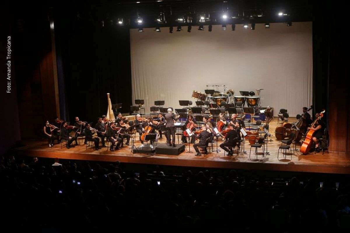 Orquestra Sinfônica da Bahia retorna ao Teatro Cidade do Saber pelo projeto OSBA na Estrada com repertório de Philip Glass, Max Bruch e Gustav Mahler.
