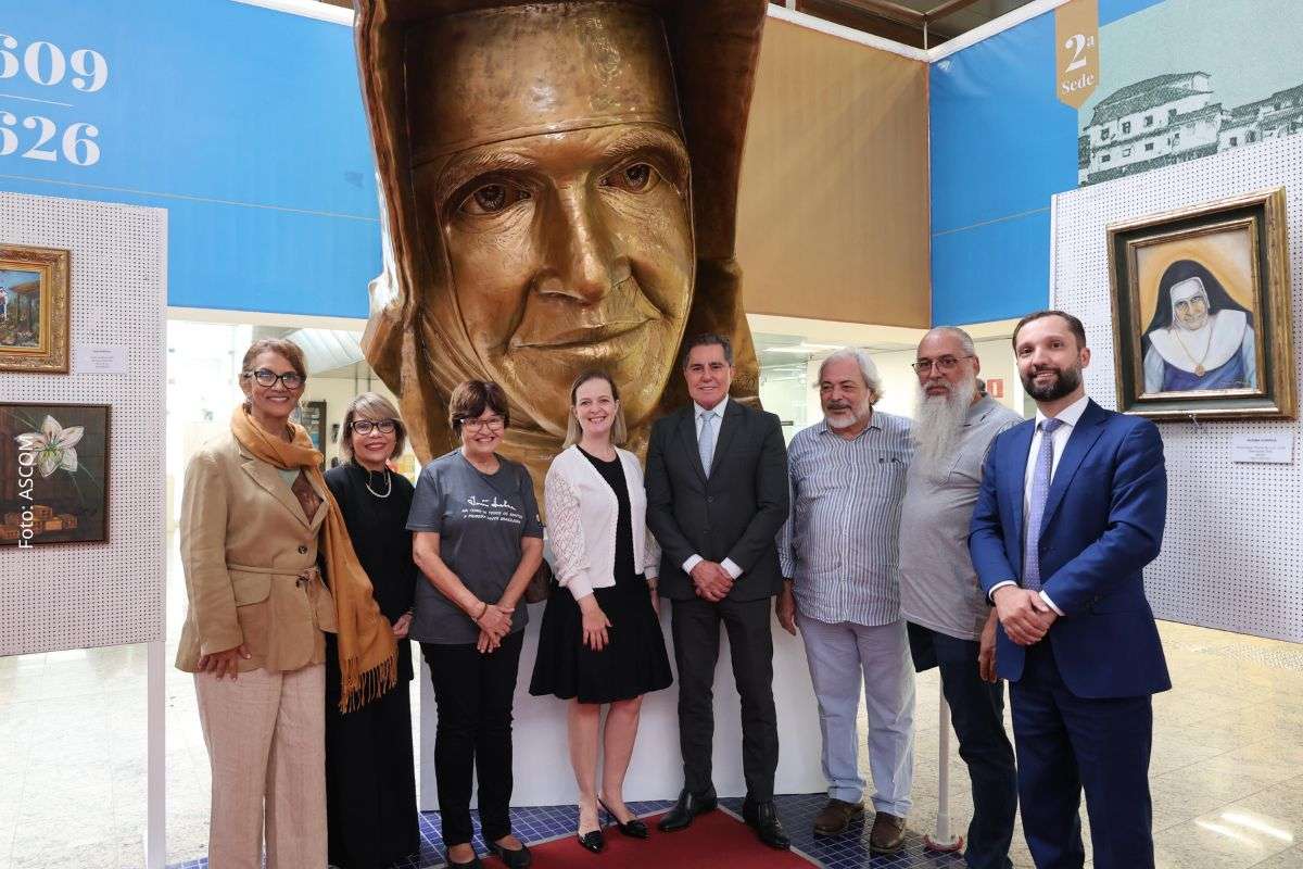 Exposição em homenagem a Santa Dulce dos Pobres é aberta no TJBA com obras de 28 artistas e visitação
