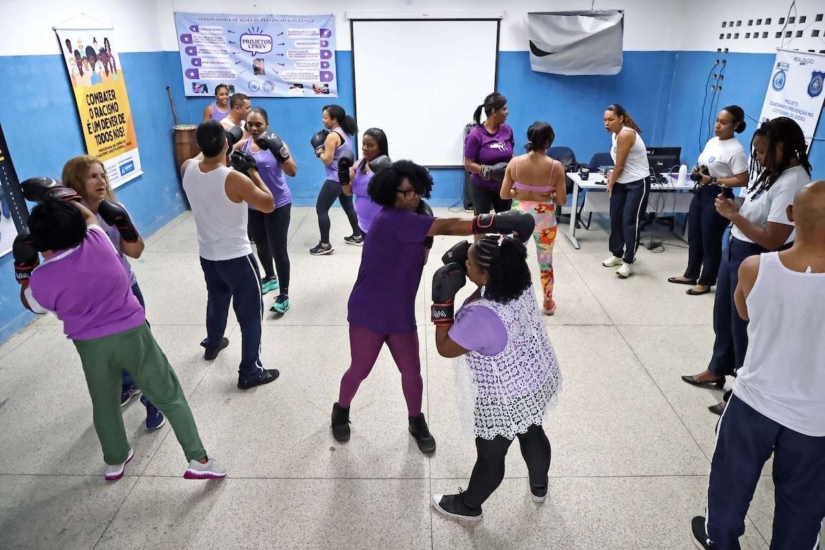 Prefeitura de Salvador oferece aulas gratuitas de boxe para mulheres durante o Agosto Lilás