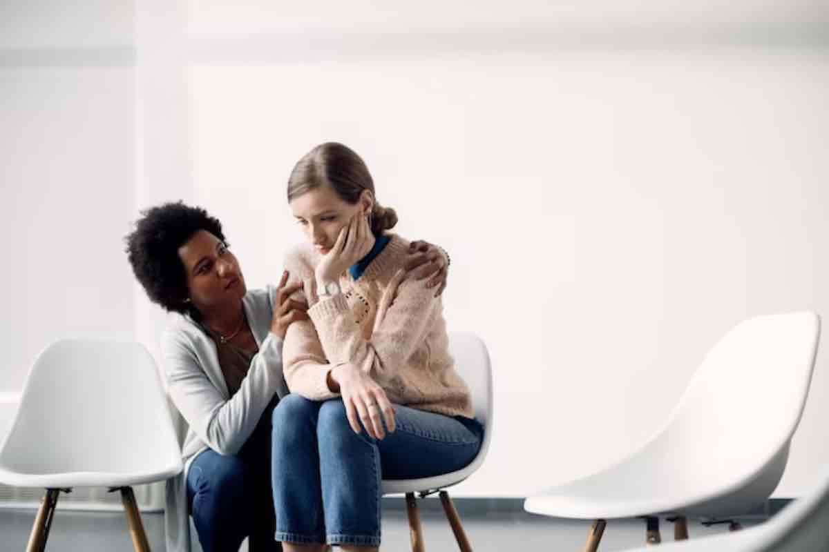 Especialistas da Afya Salvador e da Afya Itabuna explicam as diferenças entre psicólogo e psiquiatra, orientam quando procurar cada profissional e destacam que o acompanhamento preventivo pode evitar o agravamento do sofrimento mental e promover a saúde emocional.
