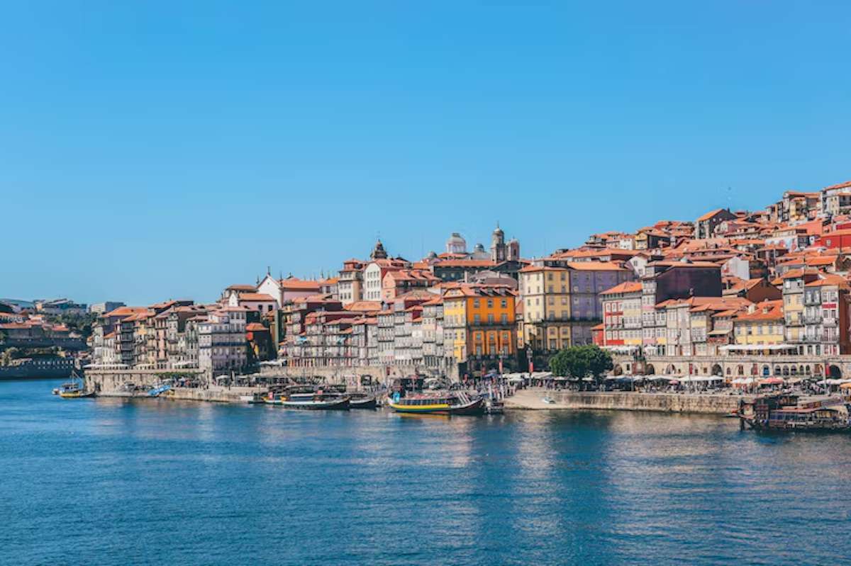 Ter um filho em Portugal dá direito a visto para os pais?