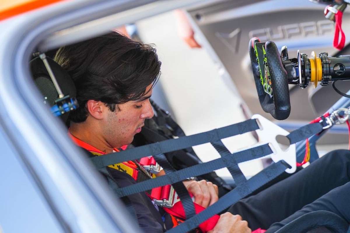 Celso Neto e Jenson Brickley disputaram a penúltima etapa da IMSA Michelin Pilot Challenge 2026, em Indianápolis, com o Cupra Leon VZ TCR #77. O brasileiro foi segundo no segundo treino, largou em terceiro na TCR e assumiu a liderança na sétima volta, mas abandonou após quebra da suspensão dianteira direita durante uma frenagem. A dupla volta a competir em Road Atlanta, entre 30 de setembro e 3 de outubro, na etapa final do campeonato.