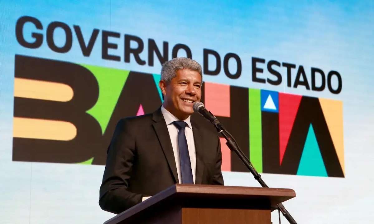 Luiz Inácio Lula da Silva (PT) foi reeleito presidente da República no segundo turno das eleições de 2026, realizado no domingo (25/10/2026), com 51,79% dos votos válidos e 64.256.232 votos. Flávio Bolsonaro (PL) recebeu 48,21%. A disputa marcou a reversão do resultado do primeiro turno. Segundo o TSE, a abstenção ficou em aproximadamente 19,22%, enquanto campanhas relataram dificuldades de acesso a seções eleitorais devido a chuvas e problemas no transporte coletivo.
