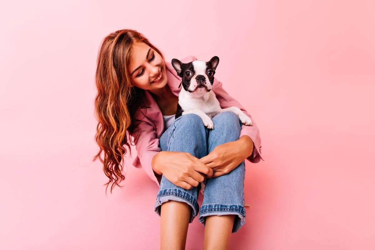 Outubro Rosa Pet, câncer de mama em cadelas e gatas exige atenção a nódulos e acompanhamento veterinário