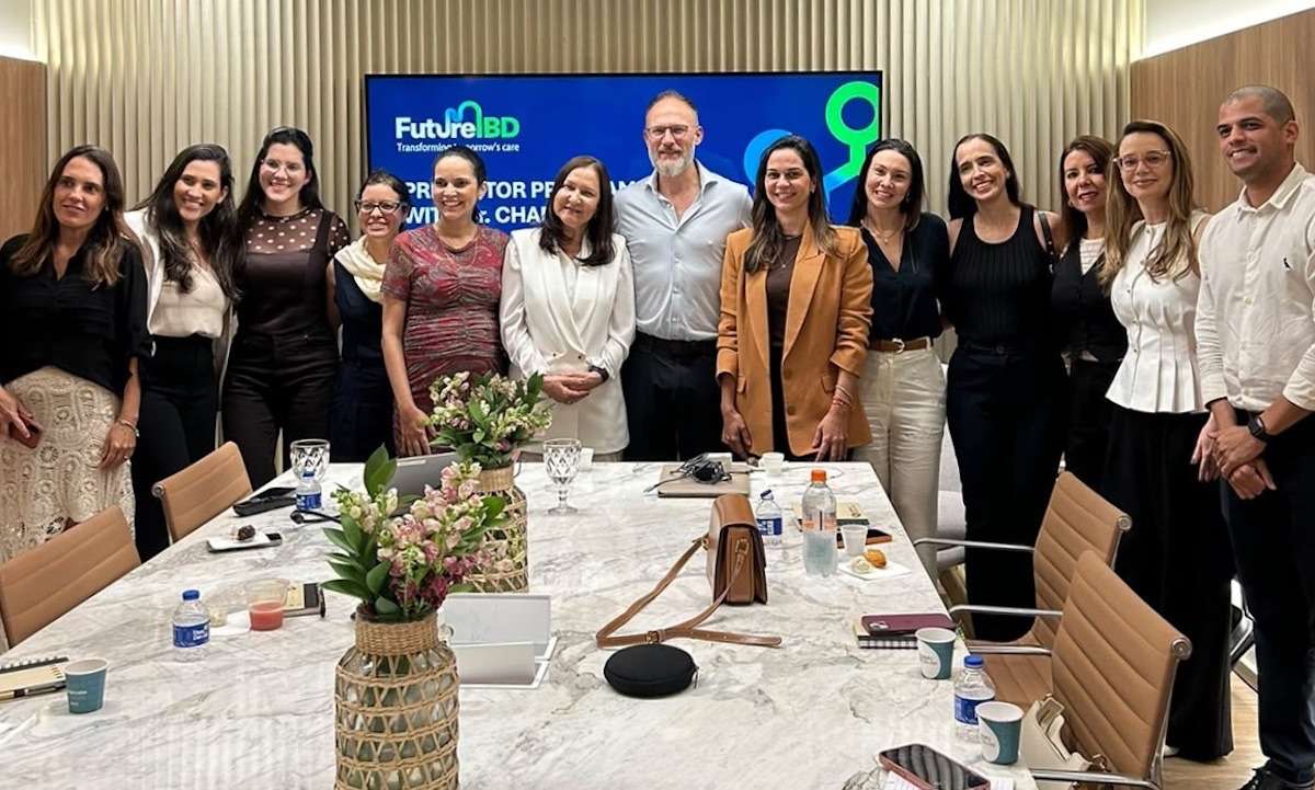 Gastroenterologia baiana promove intercâmbio científico internacional sobre doenças inflamatórias intestinais em Salvador