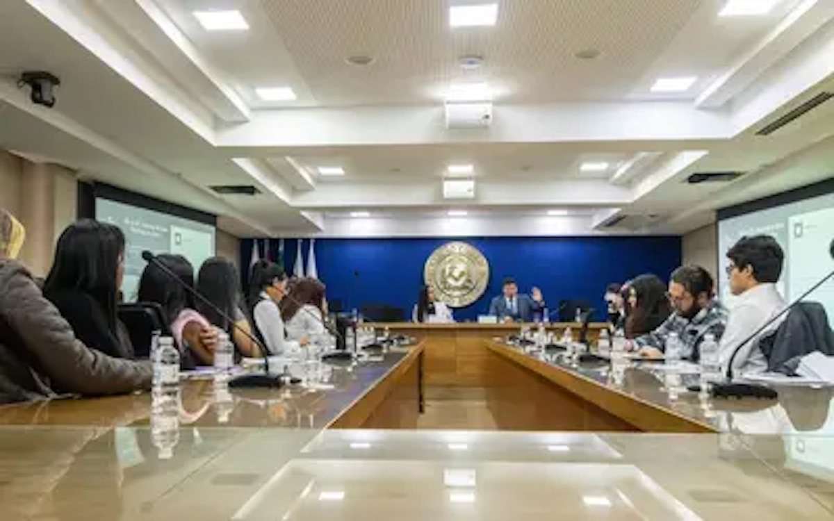Entenda as diferenças e como pequenas empresas podem resolver conflitos fora do Judiciário